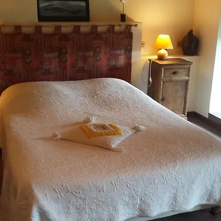 Maison D'hotes Les Roses Couette-café 3*