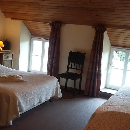 Couette-café Maison D'hotes Les Roses 3*